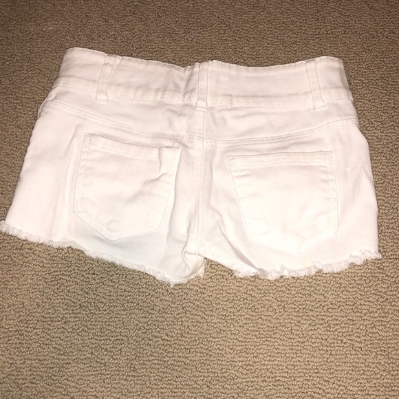 White Mid Rise Jean Shorts Size 0 Charolette Russe - Picture 4 of 8
